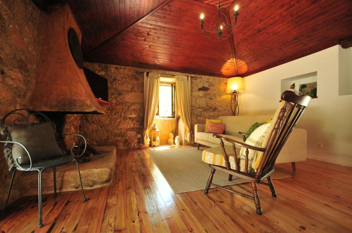 ヴィラ・ノーヴァ・デ・セルヴェイラ Casas De Santiagoヴィラ エクステリア 写真